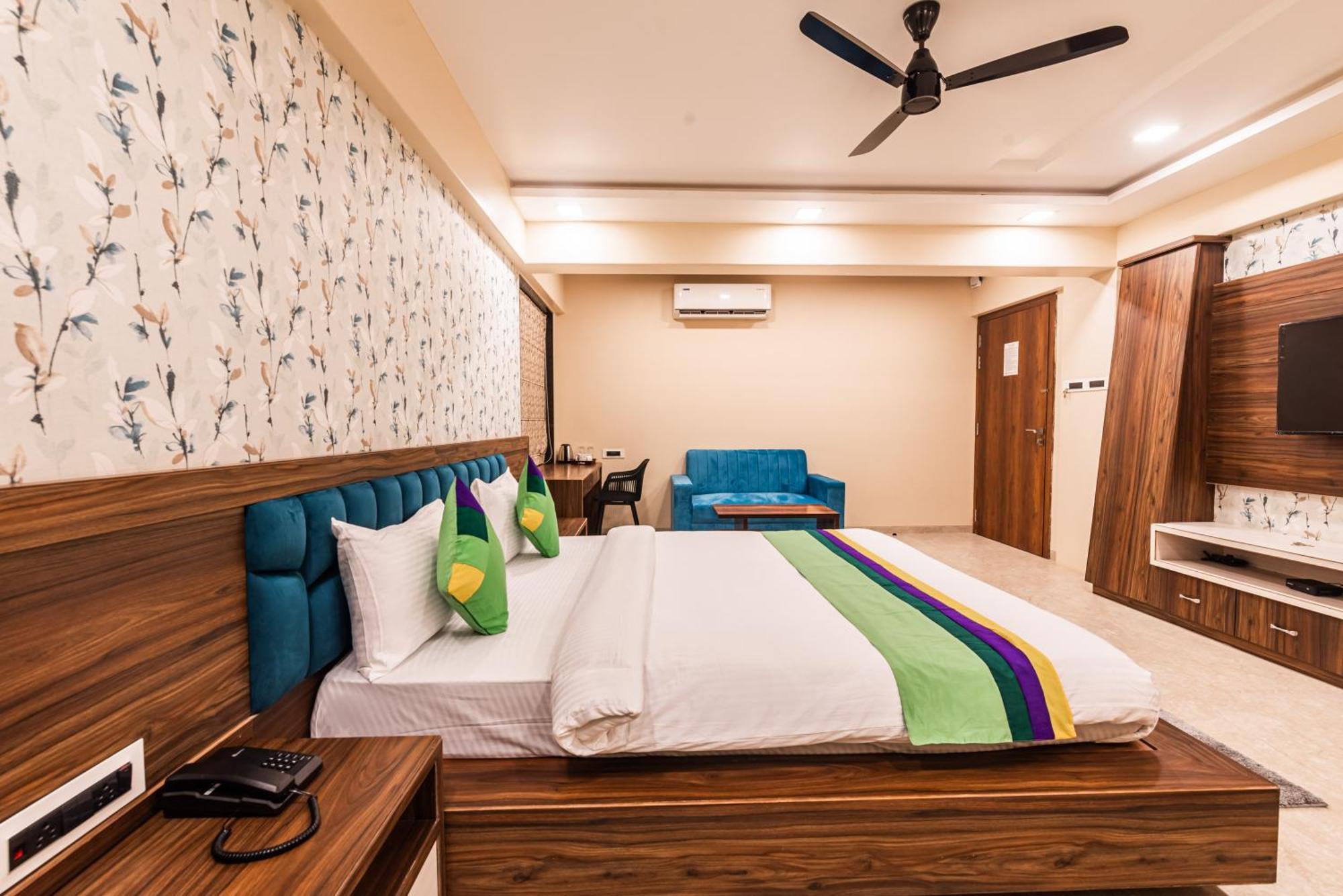 Lemon Wood Suites Pune Exterior foto