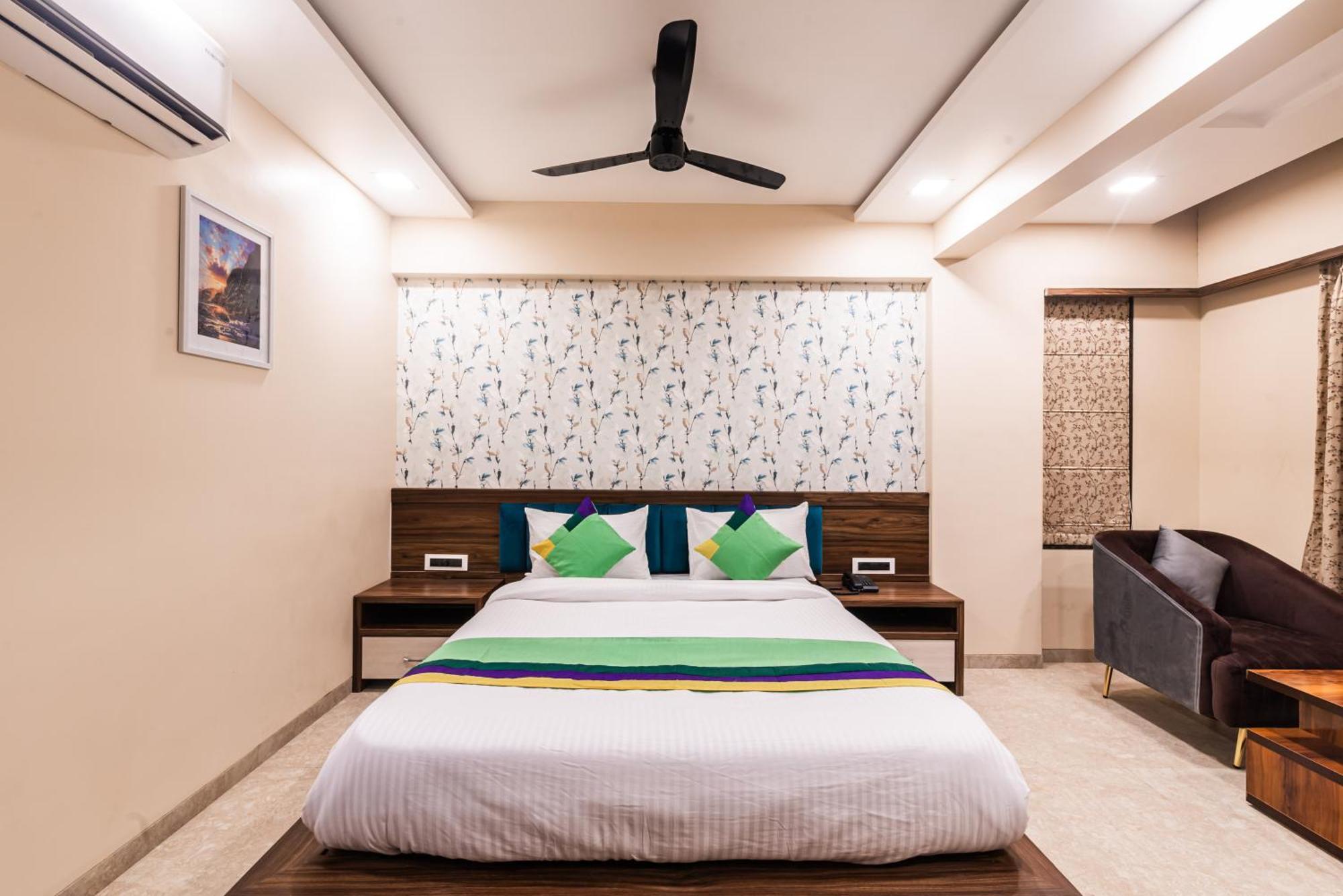 Lemon Wood Suites Pune Exterior foto