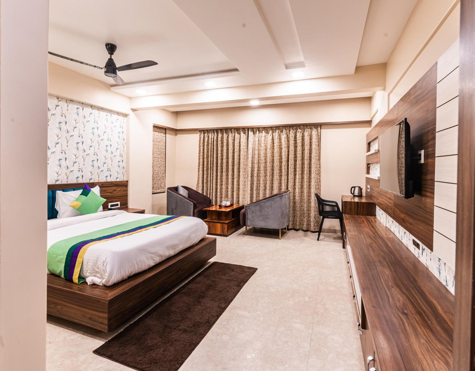 Lemon Wood Suites Pune Exterior foto